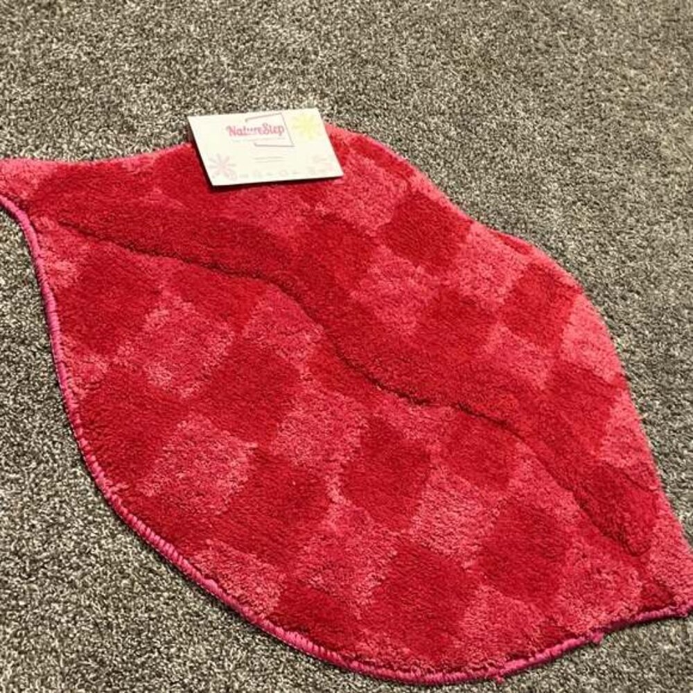 Novelty Lip Rug